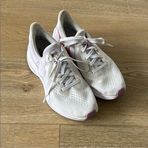 Nike Athletic Shoes Running Sneakers Active wear